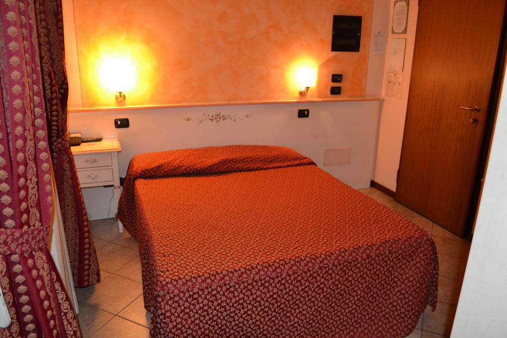 Albergo La Piana Ghedi Pokoj fotografie